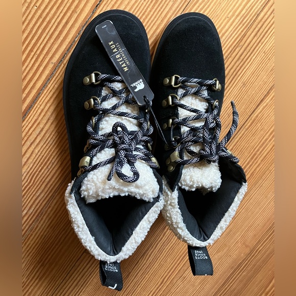 NWT Sorel Hi-Line Lace-Up Cozy Hiker Booties in Black and Tawny Buff Sz 5.🌻 - Picture 7 of 13